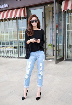 黑牛仔裤配什么衣服