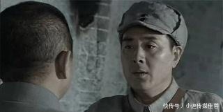 刘亚楼擦皮鞋