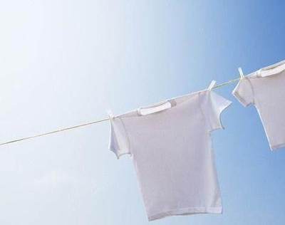 白色衣服染色了怎么洗