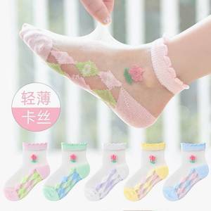 女孩穿袜子