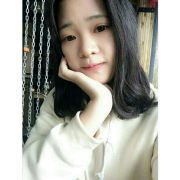 白色上衣搭配杏色裙子图片 爱原物图案网