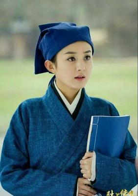 女扮男装