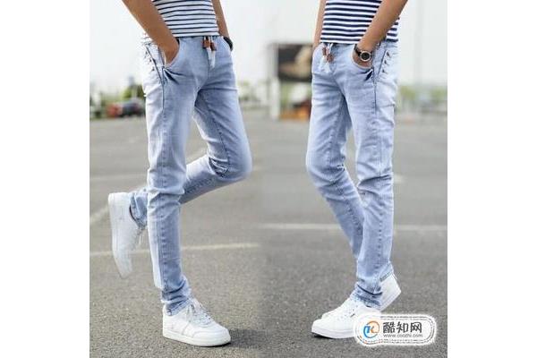白色裤子配什么颜色的鞋子