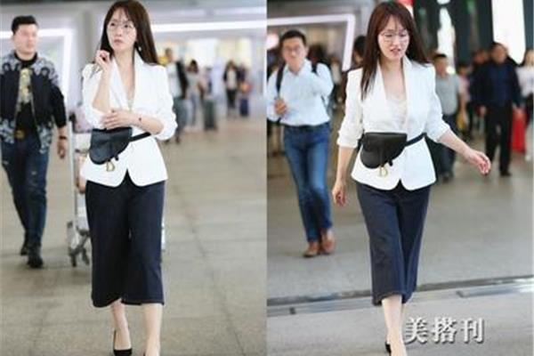 白色西装内搭什么颜色好看