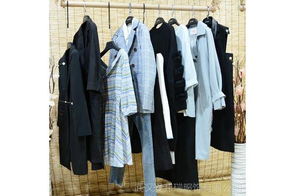 达衣岩女装正品专柜