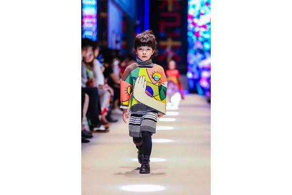 儿童科技服装
