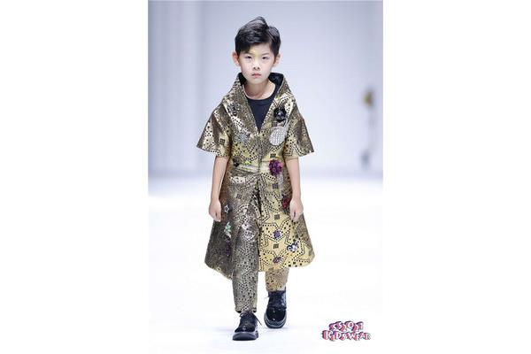 儿童科技服装