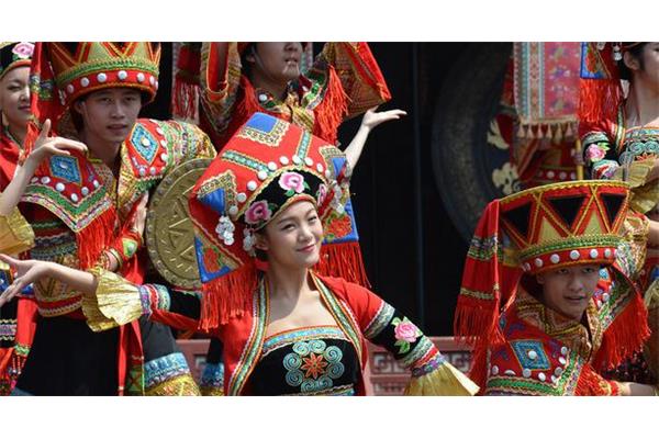 56个少数民族服饰图片