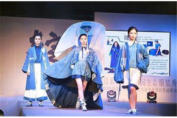 毕业生服装
