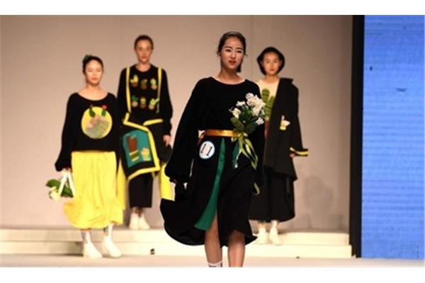 毕业生服装