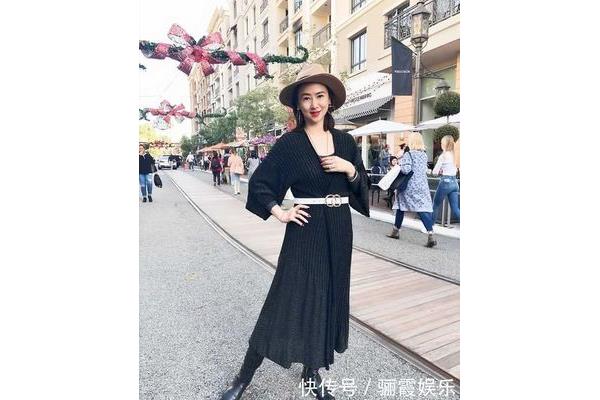 胳膊粗穿无袖连衣裙