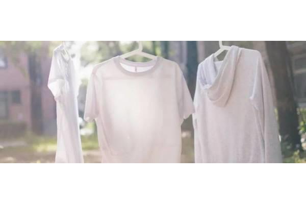 白色衣服被染色了怎么洗掉