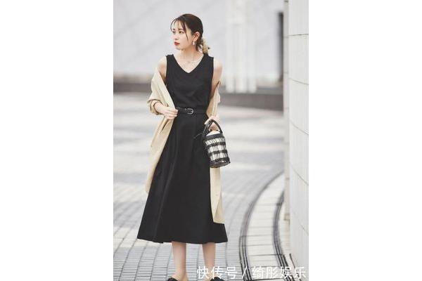 胳膊粗穿无袖连衣裙