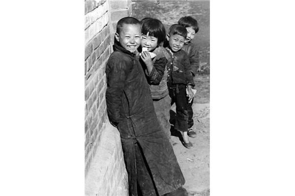 破烂衣服图片