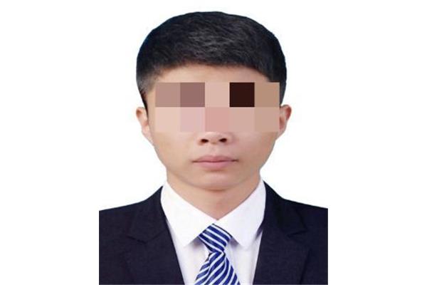 拍驾校照片穿什么衣服