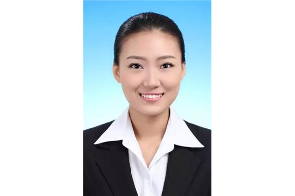 拍驾校照片穿什么衣服