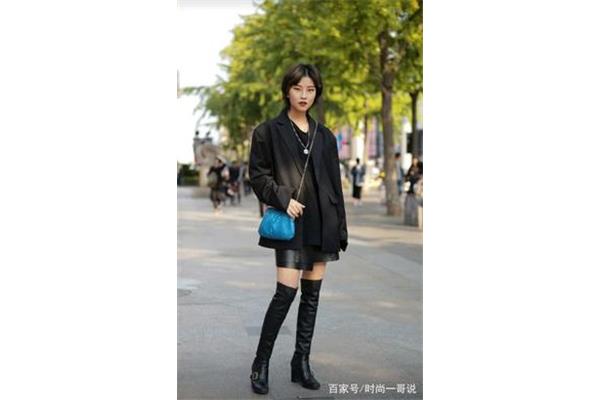 过膝长靴怎么搭配衣服
