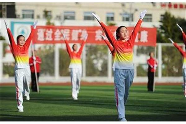 如何练习广播操的整齐性 为什么汉服不可以作为校服