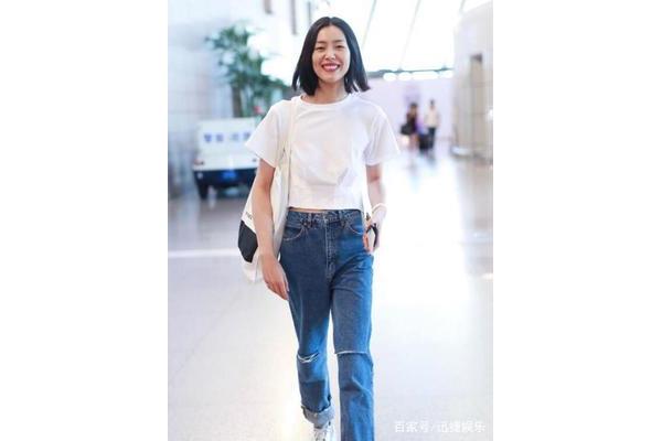 白色t恤配什么裤子