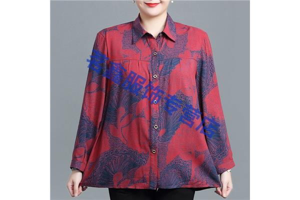 适合三十岁女人的衣服品牌