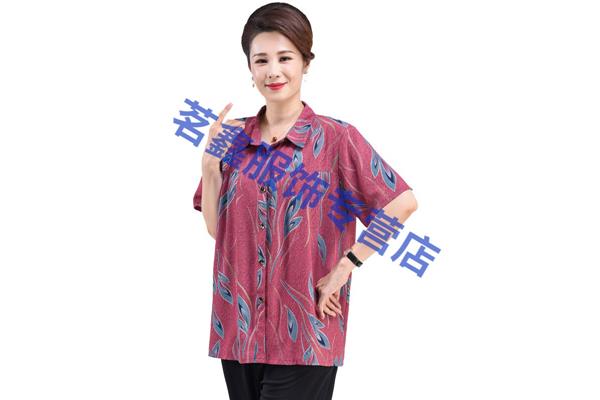 适合三十岁女人的衣服品牌