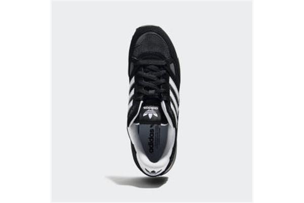 阿迪达斯 zx750