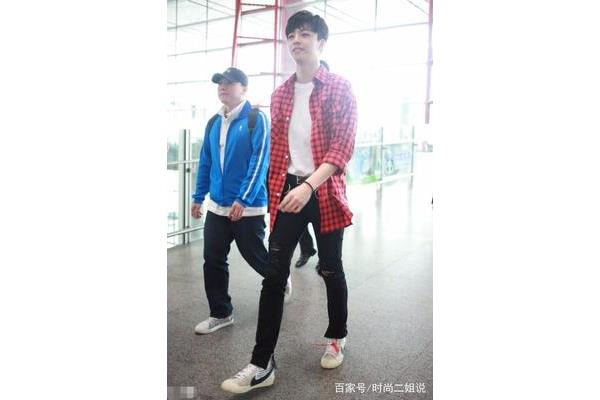 红格子衬衫怎么搭配男