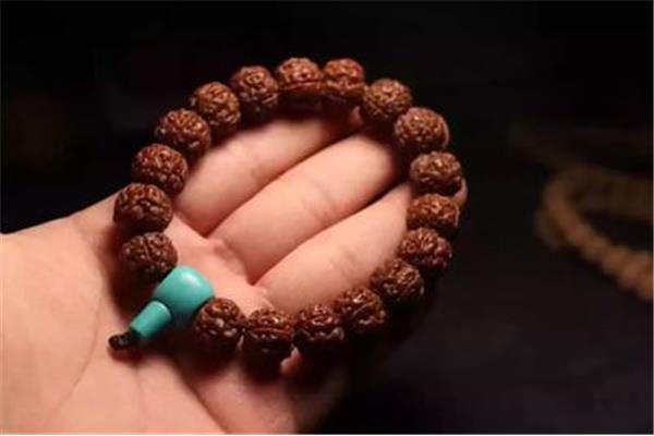 人黑穿什么颜色合适 皮肤黑适合穿这6个颜色