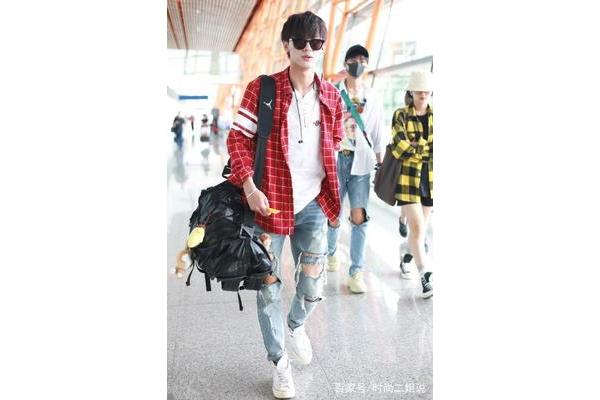 红格子衬衫怎么搭配男