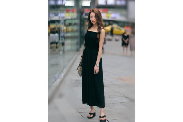 皮肤黑的人怎么搭配衣服