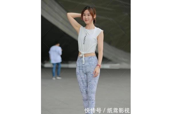 露肚脐的衣服怎么搭配