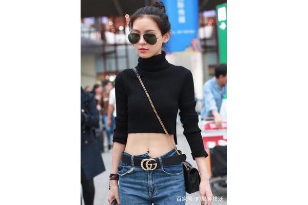 露肚脐的衣服怎么搭配