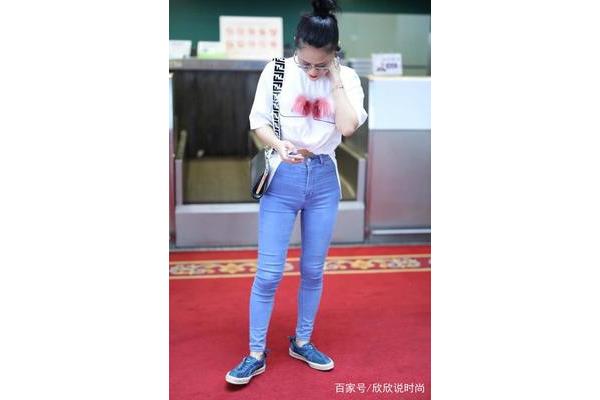 露肚脐的衣服怎么搭配