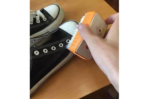 小皮鞋怎么洗