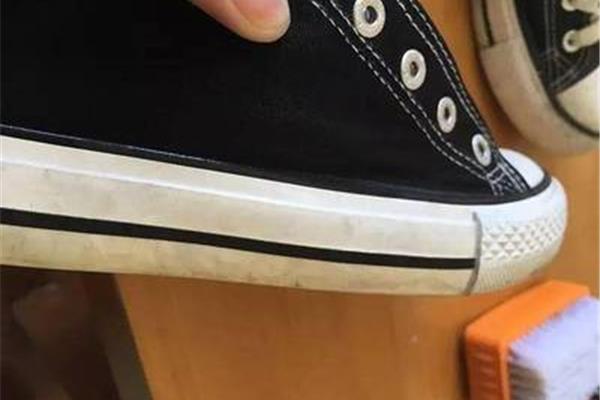 普通小皮鞋怎么清洗 皮鞋应该怎么洗?