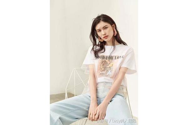 女士阔腿裤配什么上衣