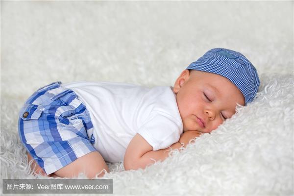 婴儿可以戴帽子睡觉吗