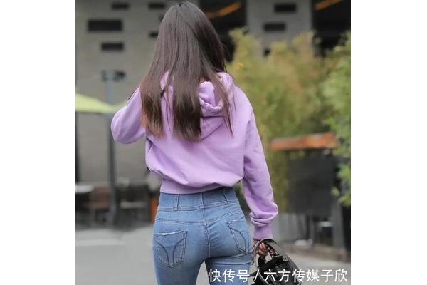 女孩牛仔裤