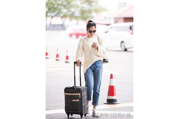 白色牛仔裤发黄怎么洗白